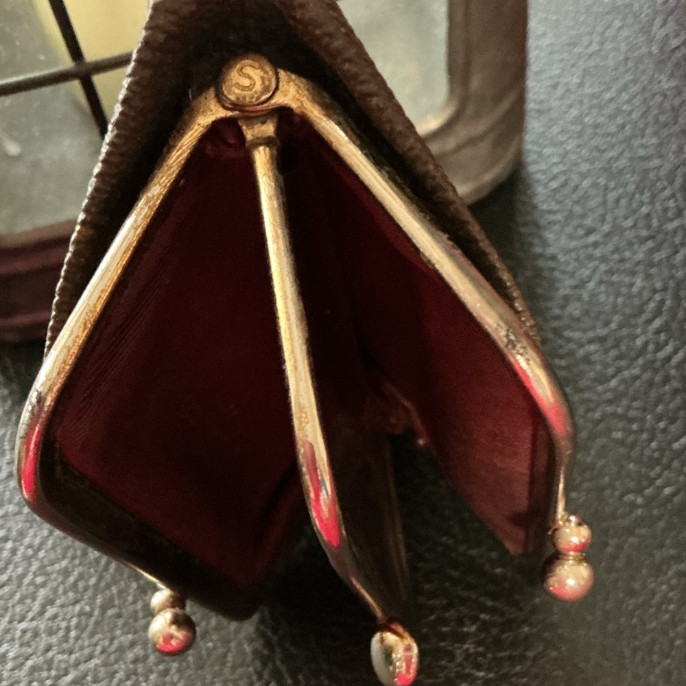 Authentic Rare Vintage LOUIS VUITTON 1970s Kisslock Saks 5th Ave Mono Coin Purse - Picture 6 of 13